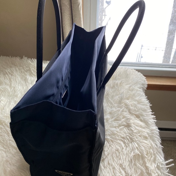 Authentic Prada handbag - Picture 5 of 6